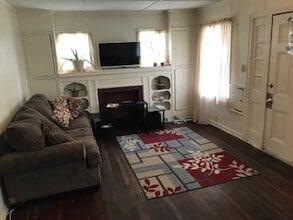 216 W Washington St, Unit 216 in Athens, OH - Building Photo - Building Photo