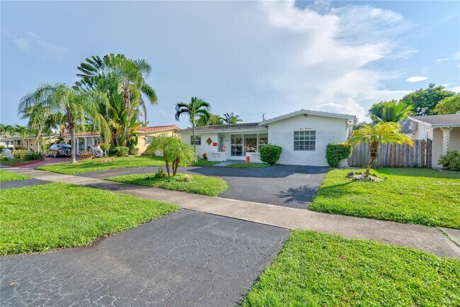 714 S Rainbow Dr in Hollywood, FL - Building Photo - Building Photo