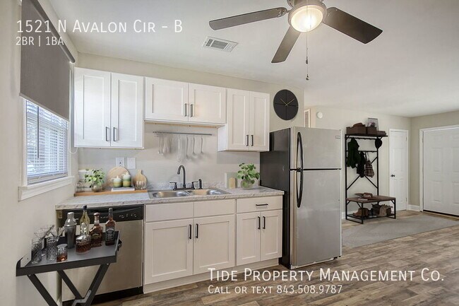 1521 N Avalon Cir, Unit B in Charleston, SC - Building Photo - Building Photo