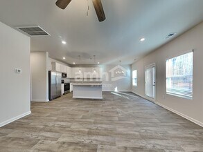 3993 Zepelin Wy in Roebuck, SC - Foto de edificio - Building Photo