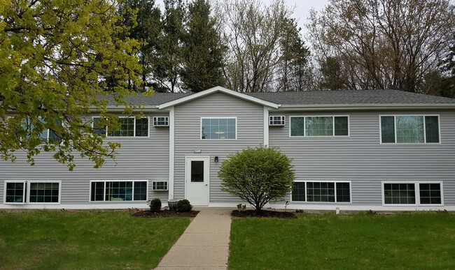 Decatur Downs in Decatur, MI - Foto de edificio - Building Photo