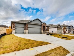 227 Cathedral Mountain Dr in Dripping Springs, TX - Building Photo - Building Photo