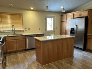 20581 Prospector Loop in Bend, OR - Building Photo - Building Photo