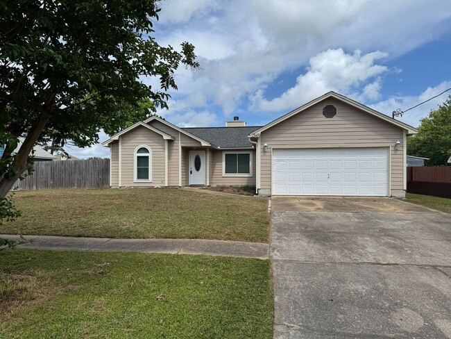 property at 2348 Prytania Cir
