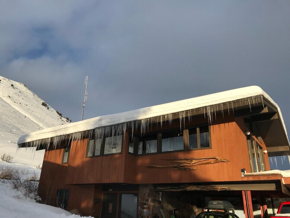 1040 Budge Dr in Jackson, WY - Building Photo