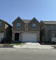 282 Sullivan Dr in Merced, CA - Building Photo