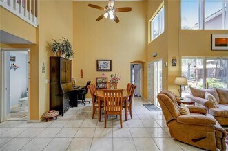 1046 Satinleaf St in Hollywood, FL - Building Photo - Building Photo
