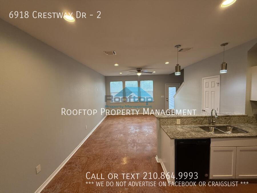 6918 Crestway Dr in San Antonio, TX - Building Photo