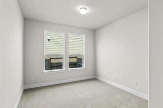 125 Riverhill Dr in Andice, TX - Building Photo - Building Photo