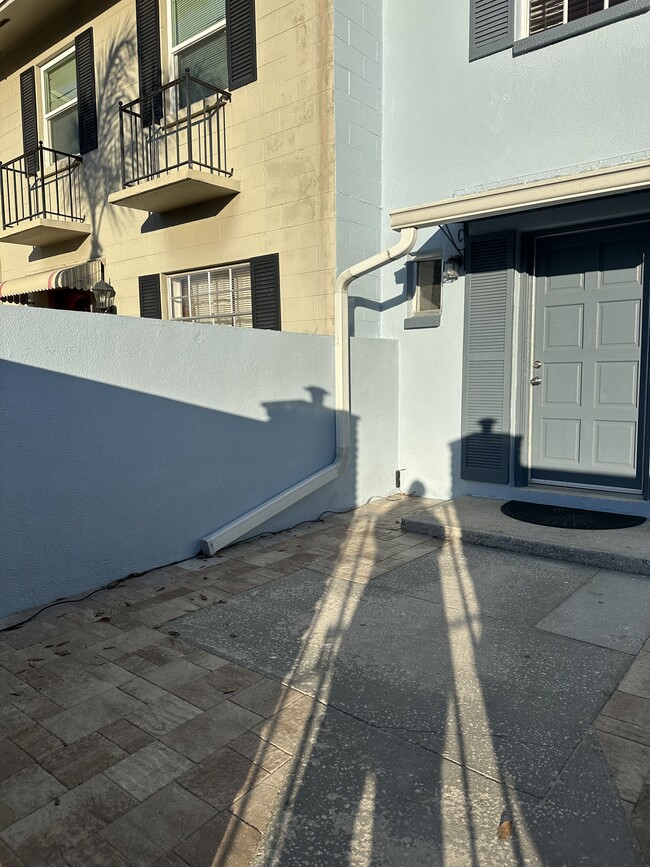 10035 N 53rd St in Tampa, FL - Foto de edificio - Building Photo