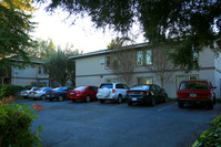 Walnut Woods Apartments in Napa, CA - Foto de edificio - Building Photo