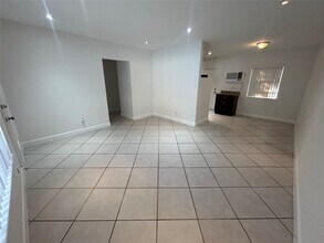 408 NE 7th Ave in Fort Lauderdale, FL - Building Photo - Building Photo