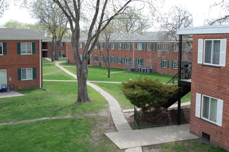 East Park Apartments in Rolling Meadows, IL - Building Photo - Building Photo