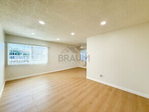 6336 Tujunga Ave in Los Angeles, CA - Foto de edificio - Building Photo