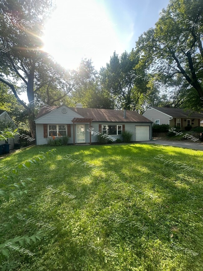 property at 7536 State Line Rd
