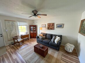 440 Pleasant View Dr in Strasburg, VA - Foto de edificio - Building Photo