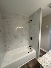 7711 Woodhaven Dr in Little Rock, AR - Foto de edificio - Building Photo