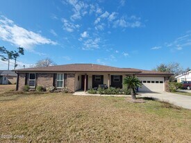 3136 Lawton Ct in Panama City, FL - Building Photo