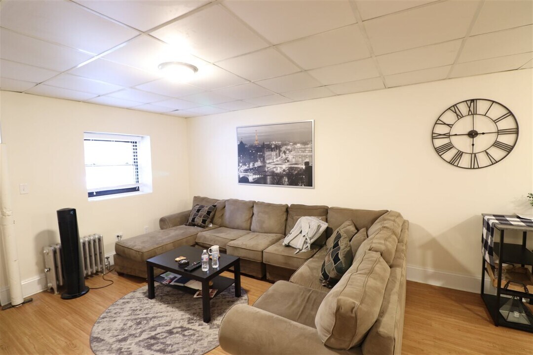 1126 Hudson St in Hoboken, NJ - Building Photo