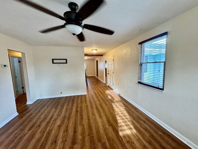 1009 Bennington Rd in Virginia Beach, VA - Building Photo - Building Photo