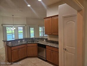 2074 Botanica Cir in West Melbourne, FL - Building Photo - Building Photo