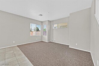 7704 Montefrio Ave in Las Vegas, NV - Foto de edificio - Building Photo