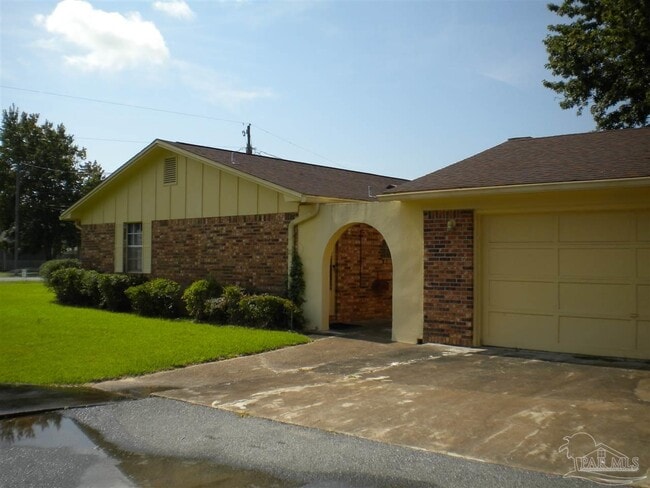 2015 Frontera St in Navarre, FL - Building Photo - Building Photo