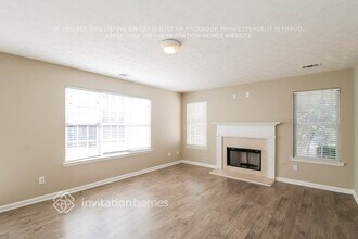 1418 Fall River Dr in Conyers, GA - Foto de edificio - Building Photo