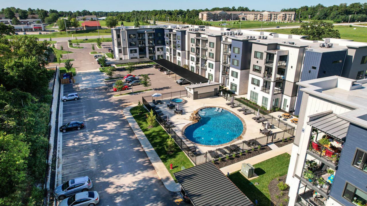 Silverleaf Apartments: Where Luxury Meets... in Springfield, MO - Building Photo