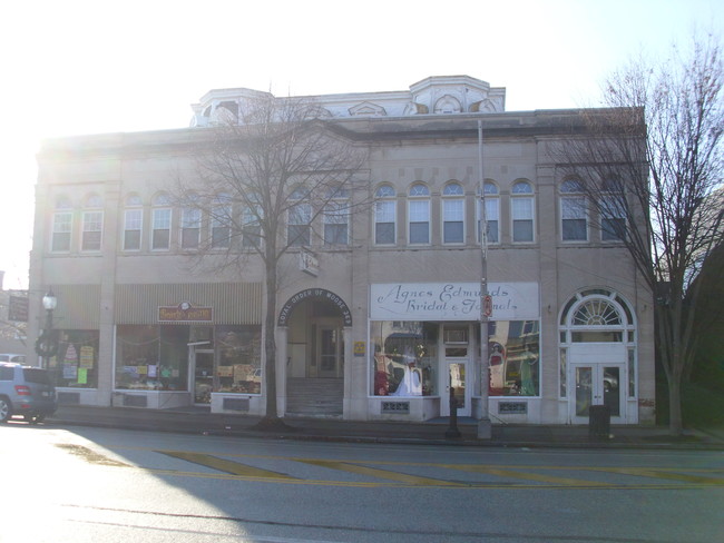 320-322 E High St in Pottstown, PA - Building Photo - Building Photo