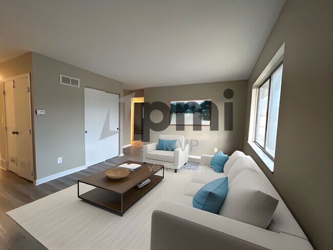 834 Whitethorne Ave in Columbus, OH - Building Photo - Building Photo