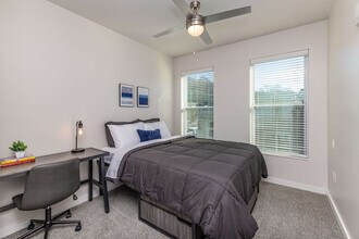 2746 Central Pkwy in Cincinnati, OH - Foto de edificio - Building Photo