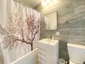 62 W 106th St in New York, NY - Building Photo - Building Photo