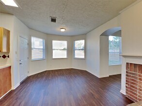 2911 Linda Dr in Pearland, TX - Building Photo - Building Photo