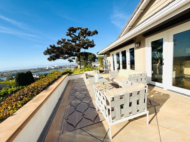 2839 Carob St in Newport Beach, CA - Building Photo - Building Photo
