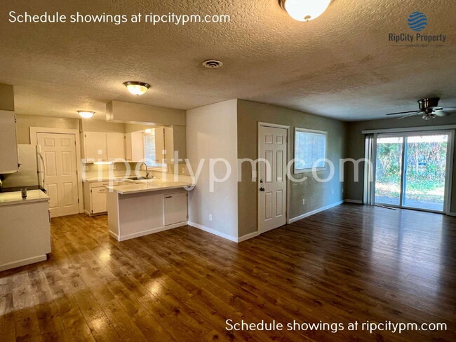 1419 NE Cornell Rd in Hillsboro, OR - Building Photo - Building Photo