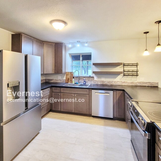 property at 410 Magnolia St