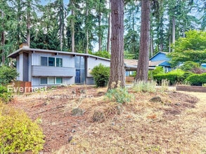 13787 NE 77th Pl in Redmond, WA - Building Photo - Building Photo