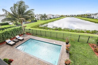 17099 Five Waters Ave in Boca Raton, FL - Building Photo - Building Photo