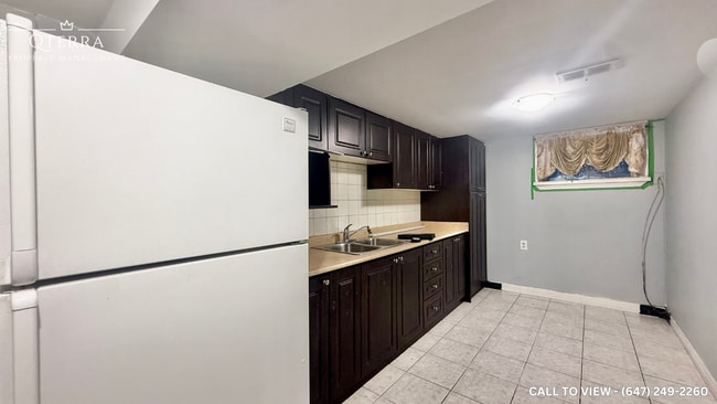 21 Byng Av in Toronto, ON - Building Photo - Building Photo