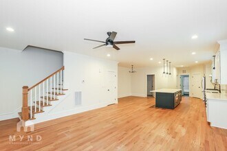 1706 S Mint St, Unit A in Charlotte, NC - Building Photo - Building Photo