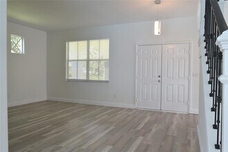 5308 Cedarshake Ln in Valrico, FL - Building Photo - Building Photo
