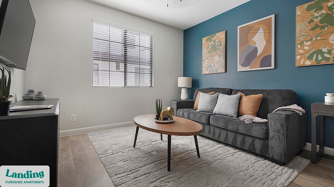 9242 W Russell Rd in Las Vegas, NV - Building Photo