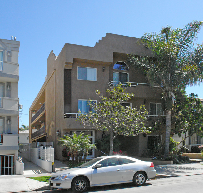 1136 S Shenandoah St in Los Angeles, CA - Building Photo - Building Photo