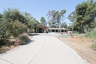 12785 Cobblestone Creek Rd in Poway, CA - Building Photo