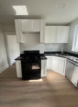 171 Bluff Ave, Unit 2 in Cranston, RI - Building Photo - Building Photo