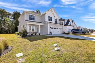 214 Man O War Ln in Hampstead, NC - Building Photo - Building Photo