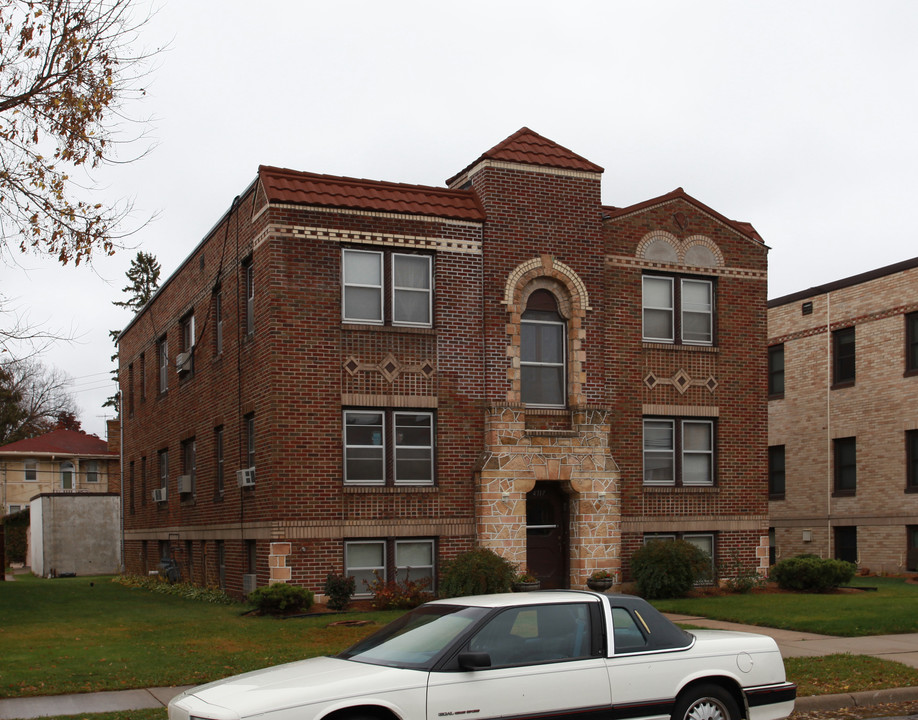 4717 Nicollet Ave in Minneapolis, MN - Building Photo