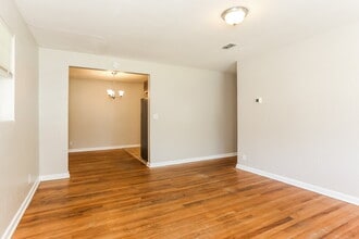 7244 Rhode Island Dr E in Jacksonville, FL - Building Photo - Building Photo