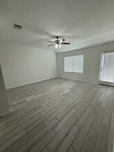 1045 Polmont Ct in Seguin, TX - Building Photo - Building Photo